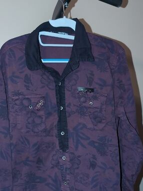 Men's Casual Button-Down Shirt in Plum with Black Contrast